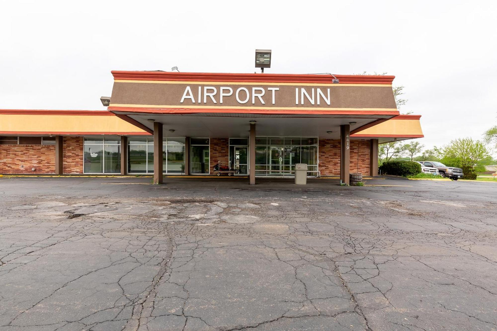 Oyo Hotel At Chicago Rockford International Airport, Il Dış mekan fotoğraf